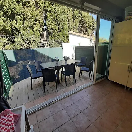Pavillon 5/6 Pers Avec Terrasses Et Parking, 700m - Fr-1-781-114 *